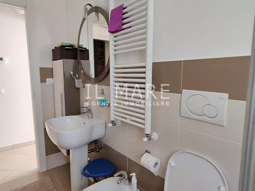 Immagine 14 di Appartamento in vendita  a Massa