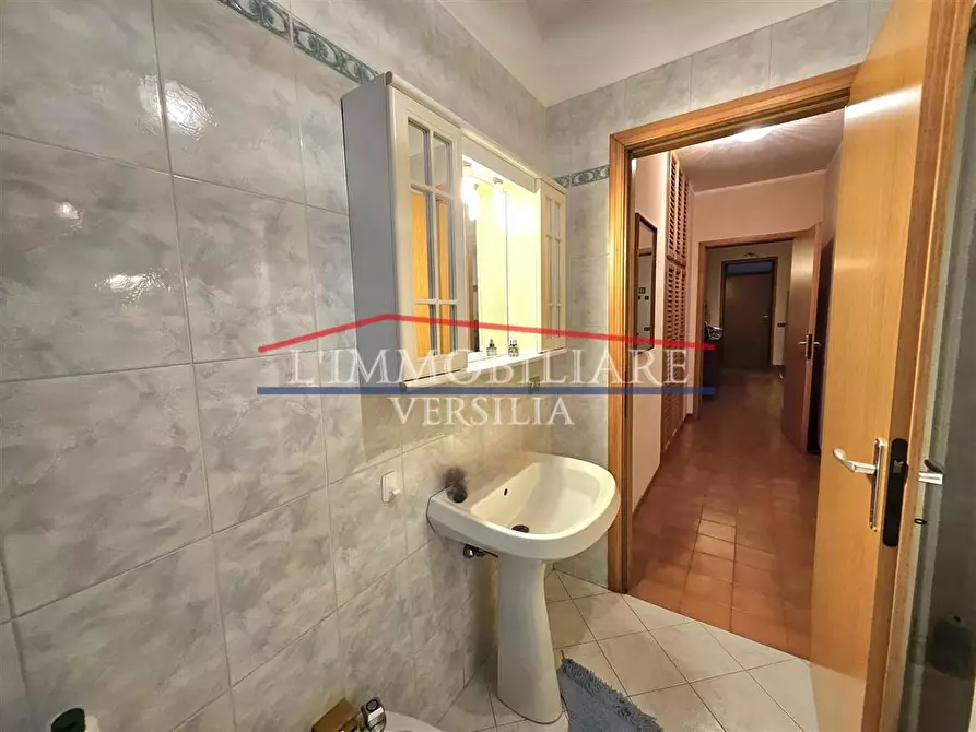 Immagine 14 di Appartamento in vendita  a Massa