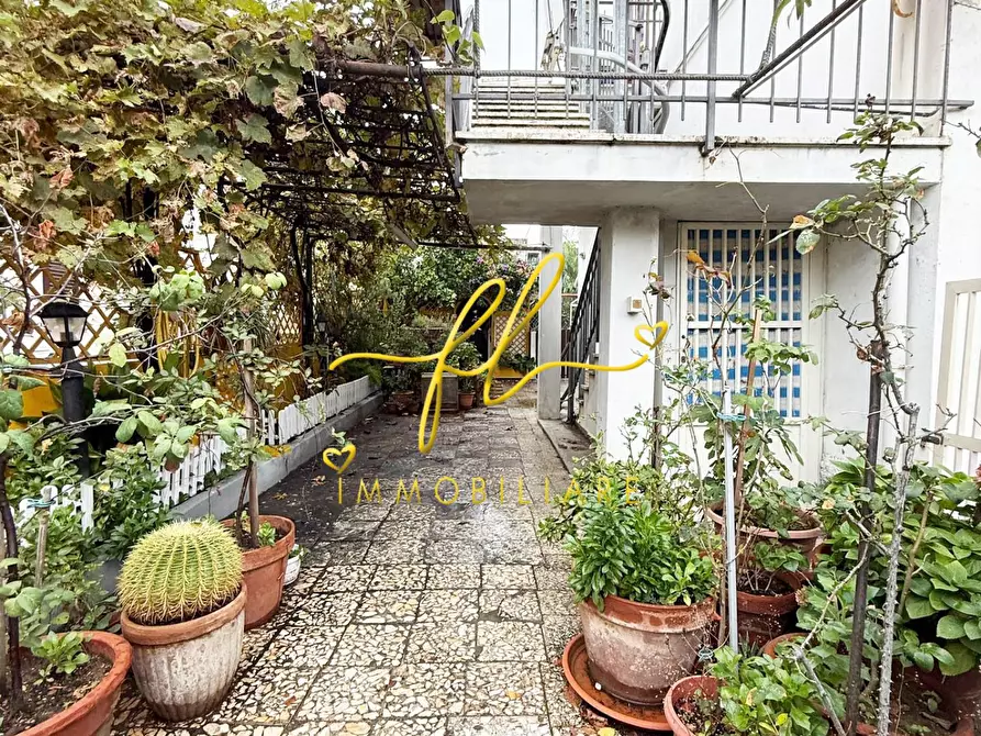 Immagine 26 di Appartamento in vendita  a Rosignano Marittimo