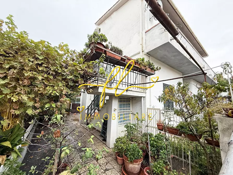 Immagine 28 di Appartamento in vendita  a Rosignano Marittimo