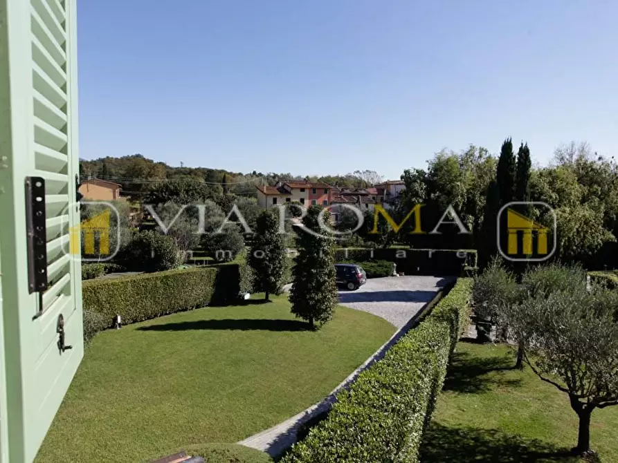 Immagine 23 di Casa trifamiliare in vendita  a Lucca