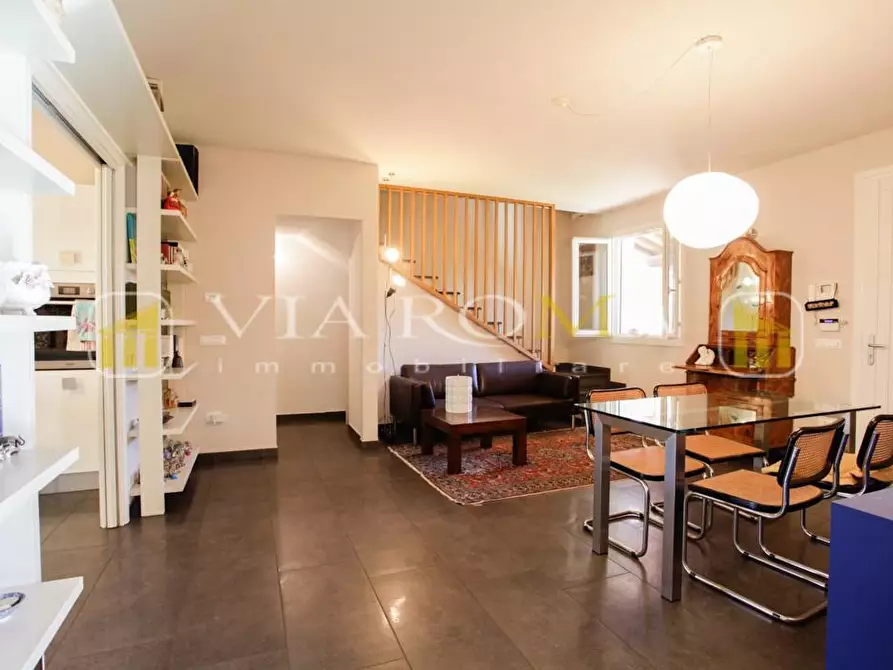 Immagine 7 di Casa trifamiliare in vendita  a Lucca