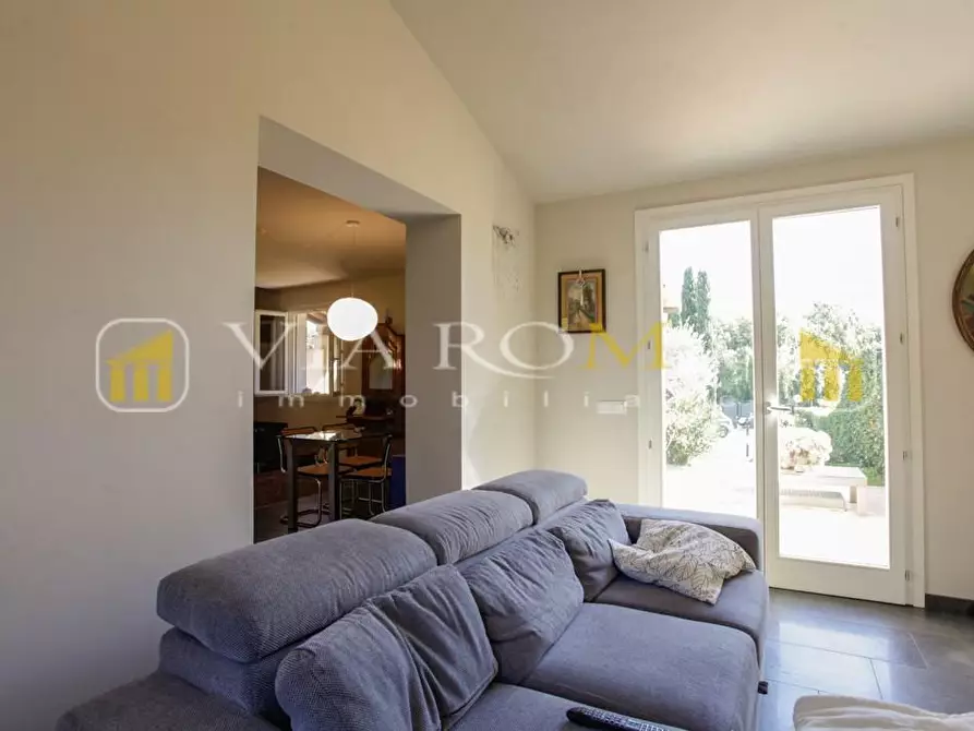 Immagine 8 di Casa trifamiliare in vendita  a Lucca