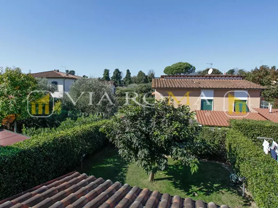 Immagine 33 di Casa trifamiliare in vendita  a Lucca