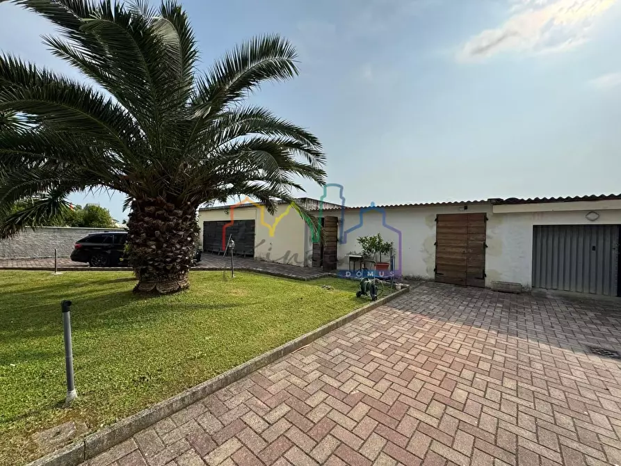 Immagine 2 di Casa bifamiliare in vendita  a San Giuliano Terme