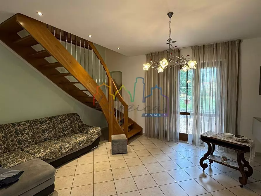 Immagine 9 di Casa bifamiliare in vendita  a San Giuliano Terme