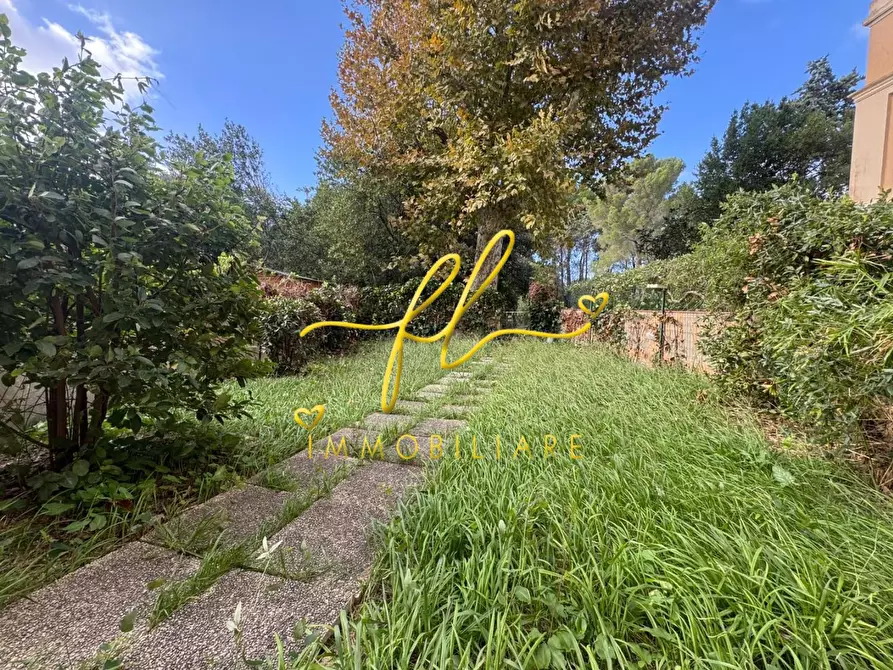 Immagine 19 di Appartamento in vendita  a Livorno