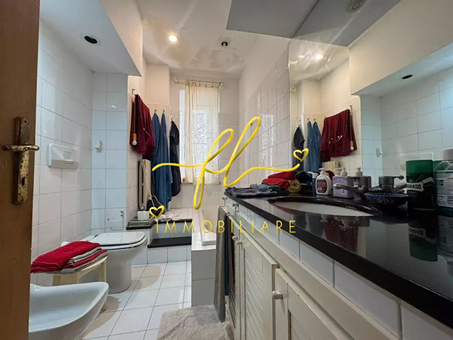 Immagine 13 di Appartamento in vendita  a Livorno