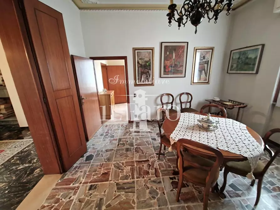 Immagine 12 di Casa indipendente in vendita  a Campi Bisenzio