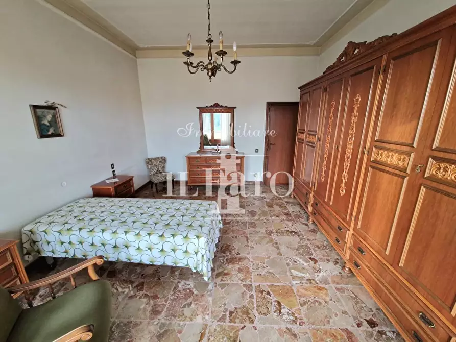 Immagine 28 di Casa indipendente in vendita  a Campi Bisenzio