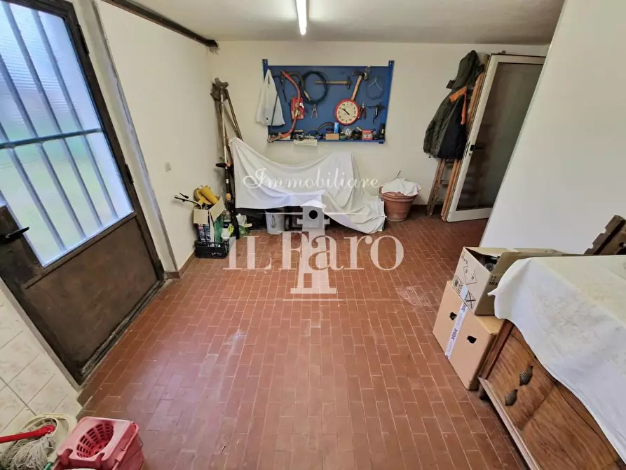 Immagine 49 di Casa indipendente in vendita  a Campi Bisenzio