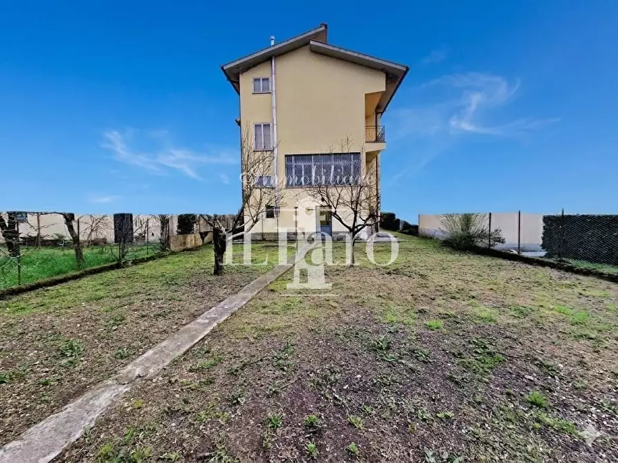 Immagine 1 di Casa indipendente in vendita  a Campi Bisenzio