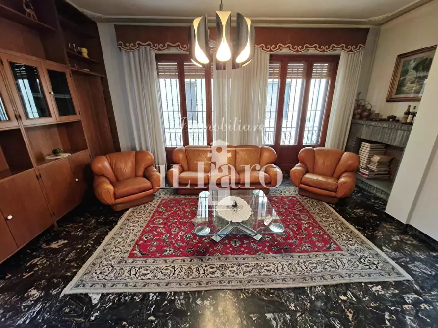 Immagine 6 di Casa indipendente in vendita  a Campi Bisenzio