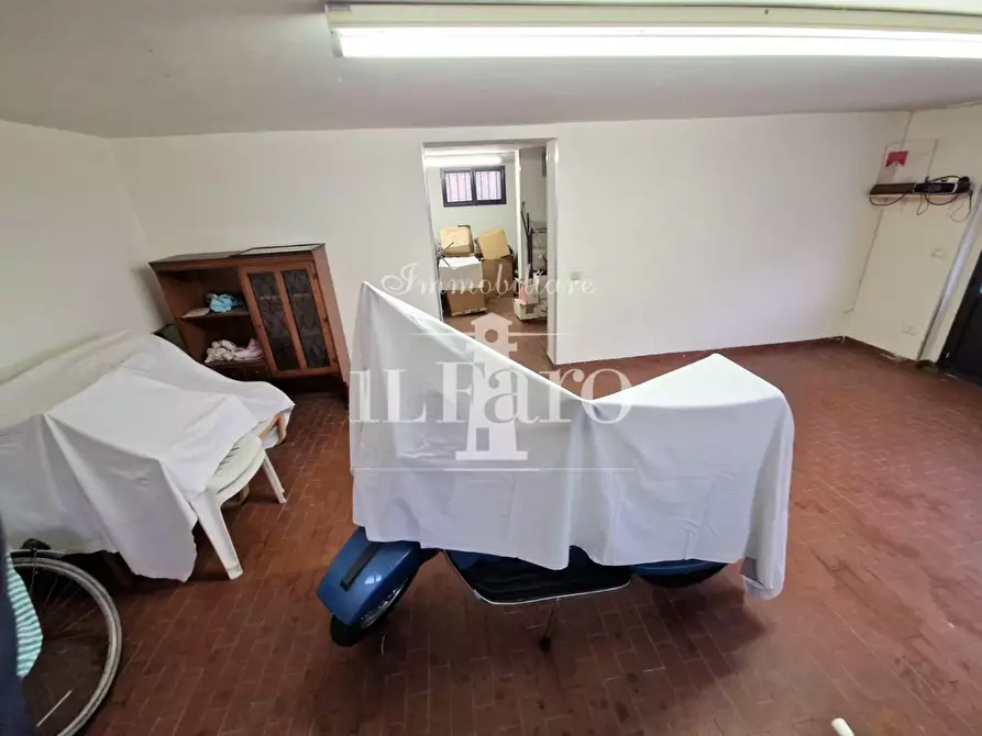 Immagine 50 di Casa indipendente in vendita  a Campi Bisenzio