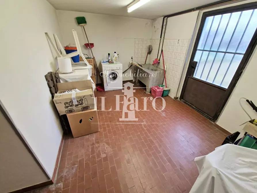 Immagine 47 di Casa indipendente in vendita  a Campi Bisenzio