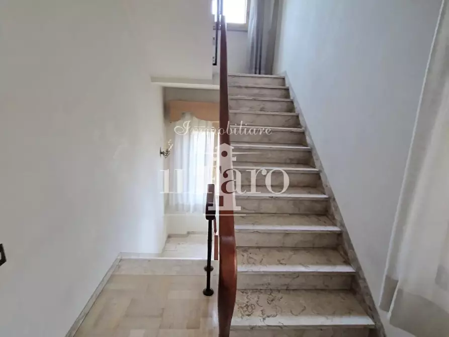 Immagine 43 di Casa indipendente in vendita  a Campi Bisenzio