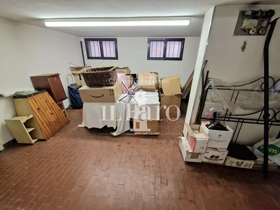 Immagine 46 di Casa indipendente in vendita  a Campi Bisenzio
