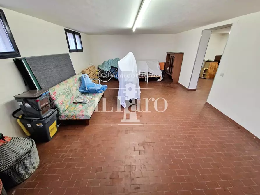 Immagine 52 di Casa indipendente in vendita  a Campi Bisenzio
