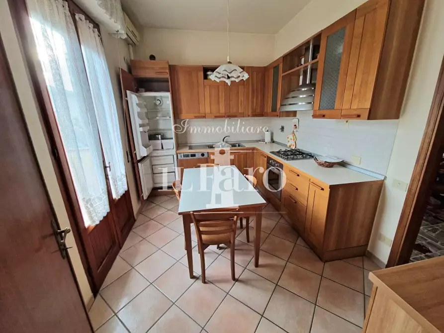 Immagine 14 di Casa indipendente in vendita  a Campi Bisenzio