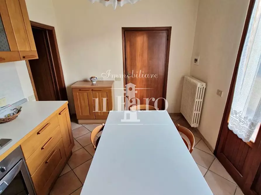 Immagine 16 di Casa indipendente in vendita  a Campi Bisenzio