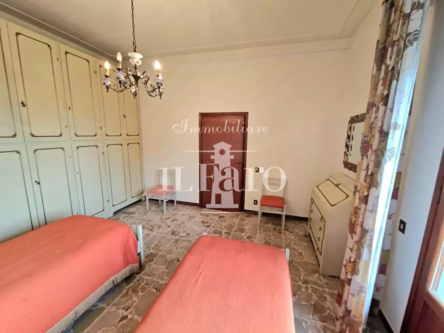 Immagine 24 di Casa indipendente in vendita  a Campi Bisenzio