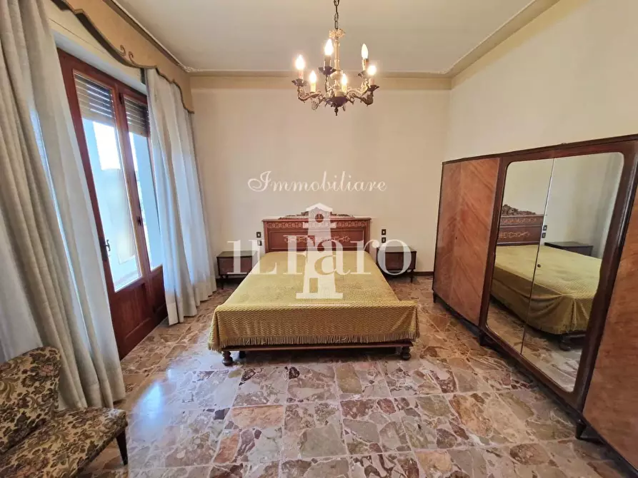 Immagine 35 di Casa indipendente in vendita  a Campi Bisenzio