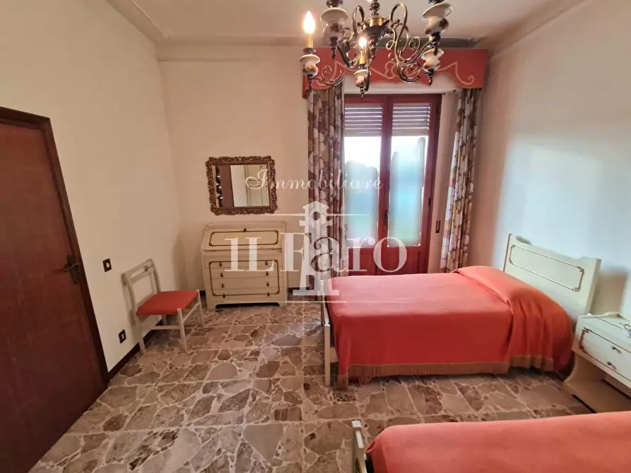 Immagine 23 di Casa indipendente in vendita  a Campi Bisenzio