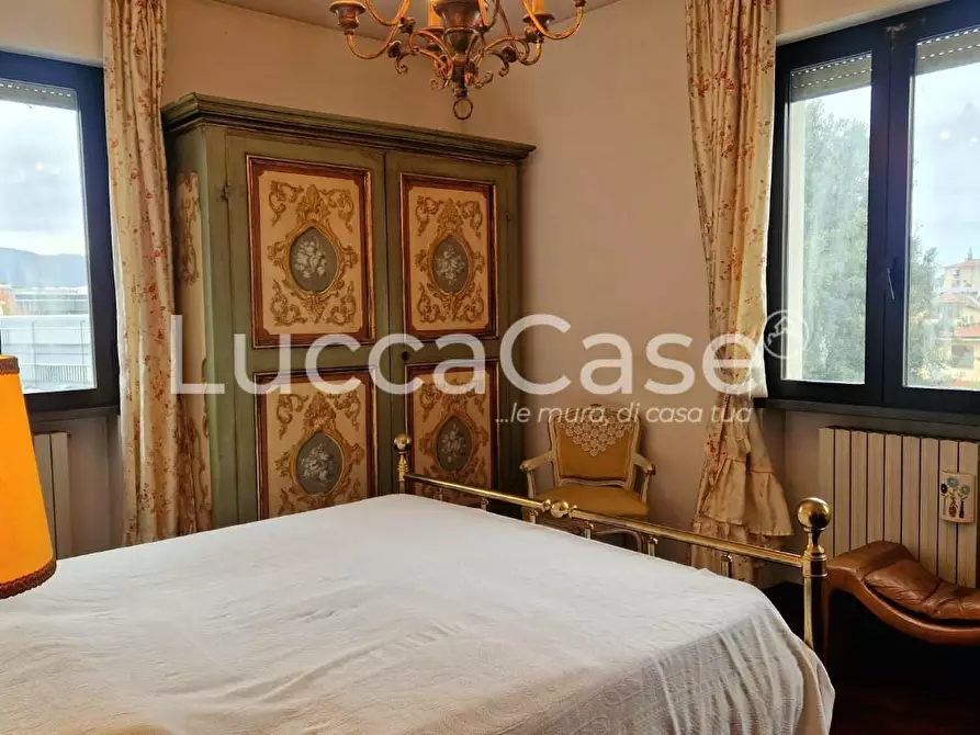 Immagine 28 di Appartamento in vendita  a Lucca