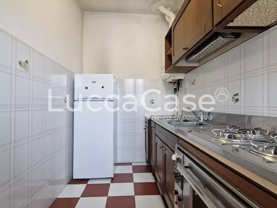 Immagine 21 di Appartamento in vendita  a Lucca