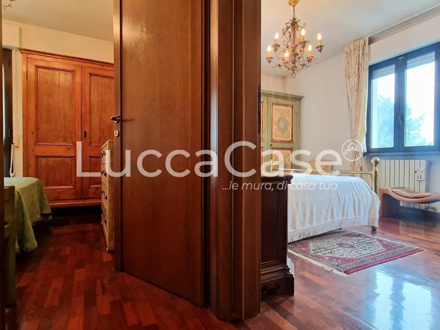 Immagine 26 di Appartamento in vendita  a Lucca