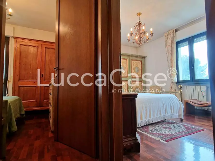 Immagine 18 di Appartamento in vendita  a Lucca