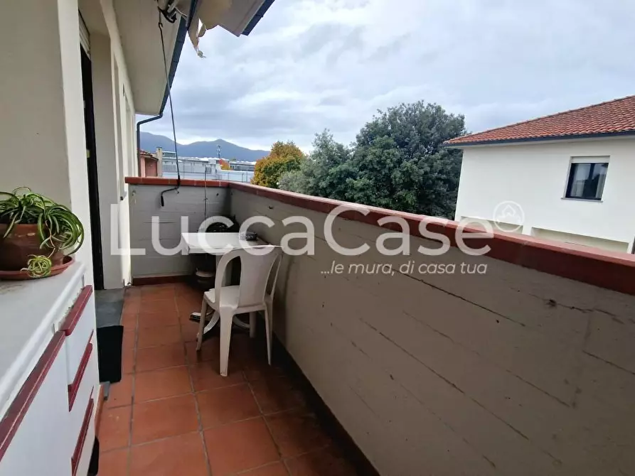 Immagine 24 di Appartamento in vendita  a Lucca