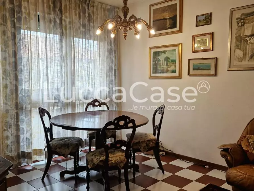 Immagine 40 di Appartamento in vendita  a Lucca