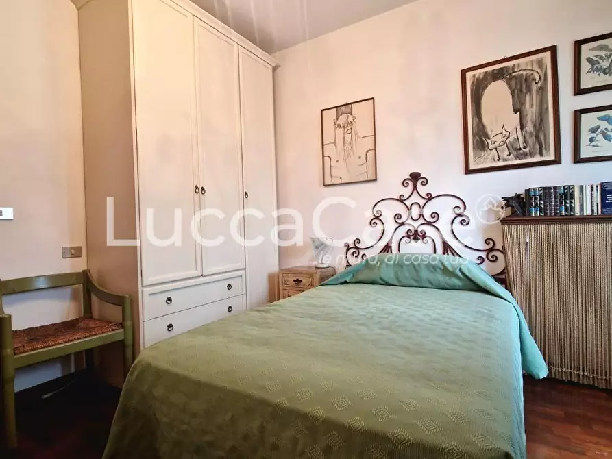 Immagine 36 di Appartamento in vendita  a Lucca