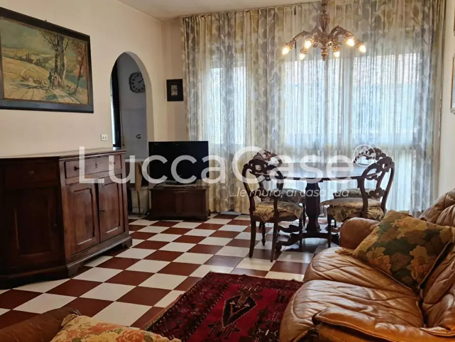 Immagine 41 di Appartamento in vendita  a Lucca