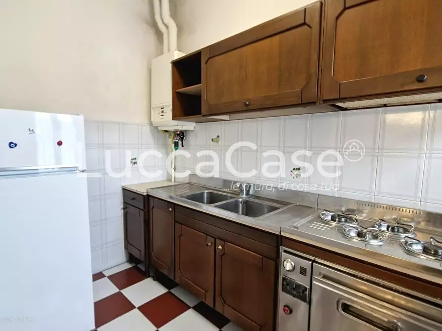 Immagine 20 di Appartamento in vendita  a Lucca