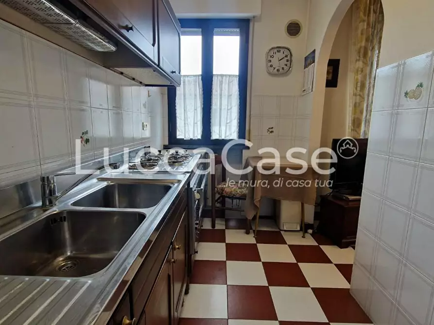 Immagine 22 di Appartamento in vendita  a Lucca