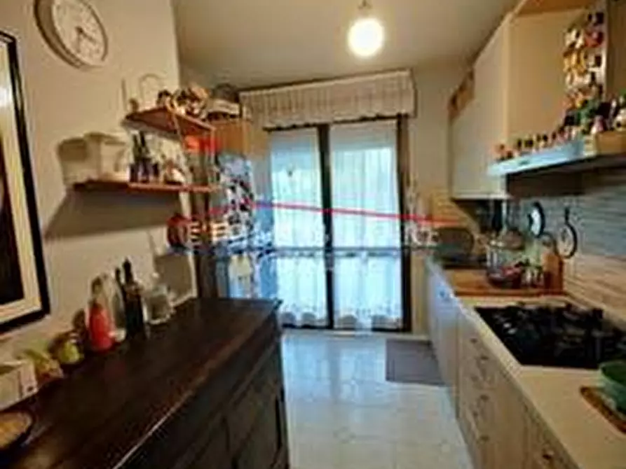 Immagine 7 di Appartamento in vendita  a Massa