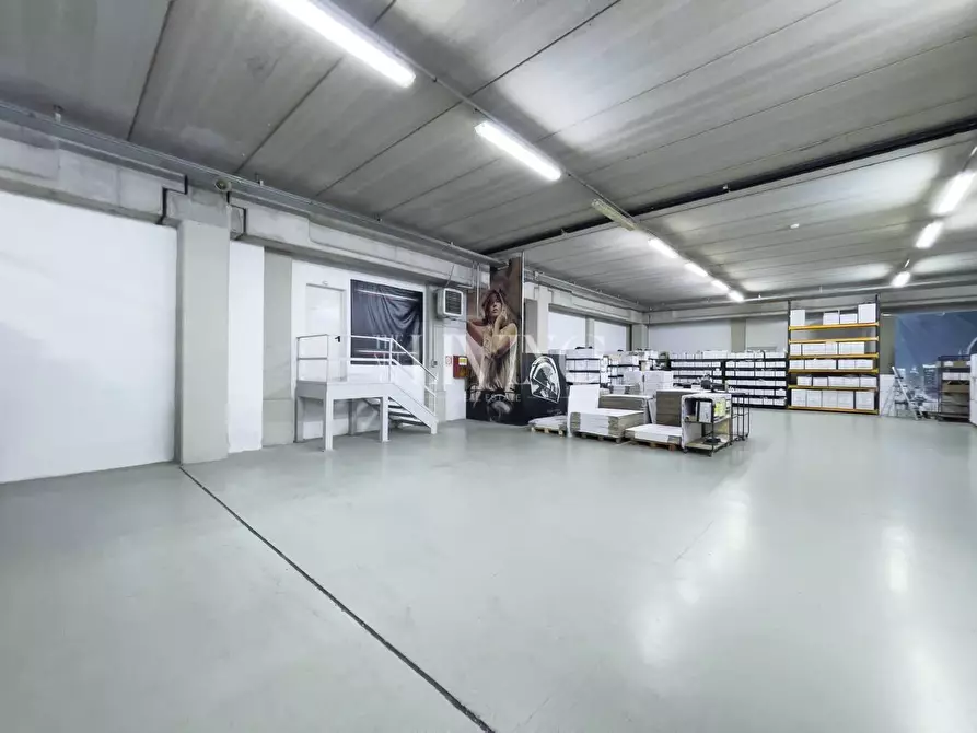 Immagine 23 di Capannone industriale in vendita  a Gallicano
