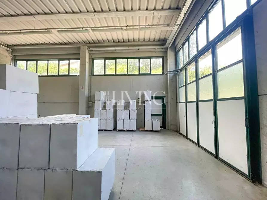 Immagine 12 di Capannone industriale in vendita  a Gallicano