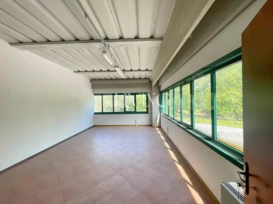 Immagine 16 di Capannone industriale in vendita  a Gallicano