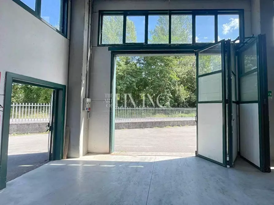 Immagine 20 di Capannone industriale in vendita  a Gallicano