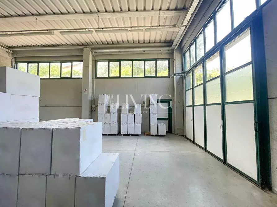 Immagine 5 di Attività artigianale in vendita  a Gallicano