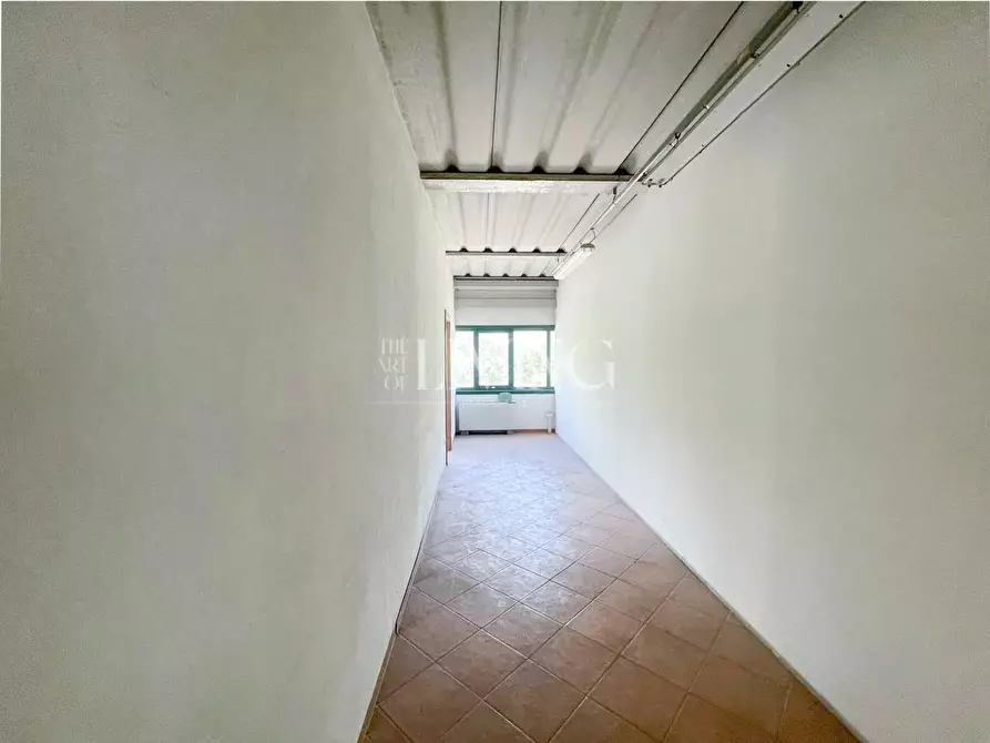 Immagine 12 di Attività artigianale in vendita  a Gallicano