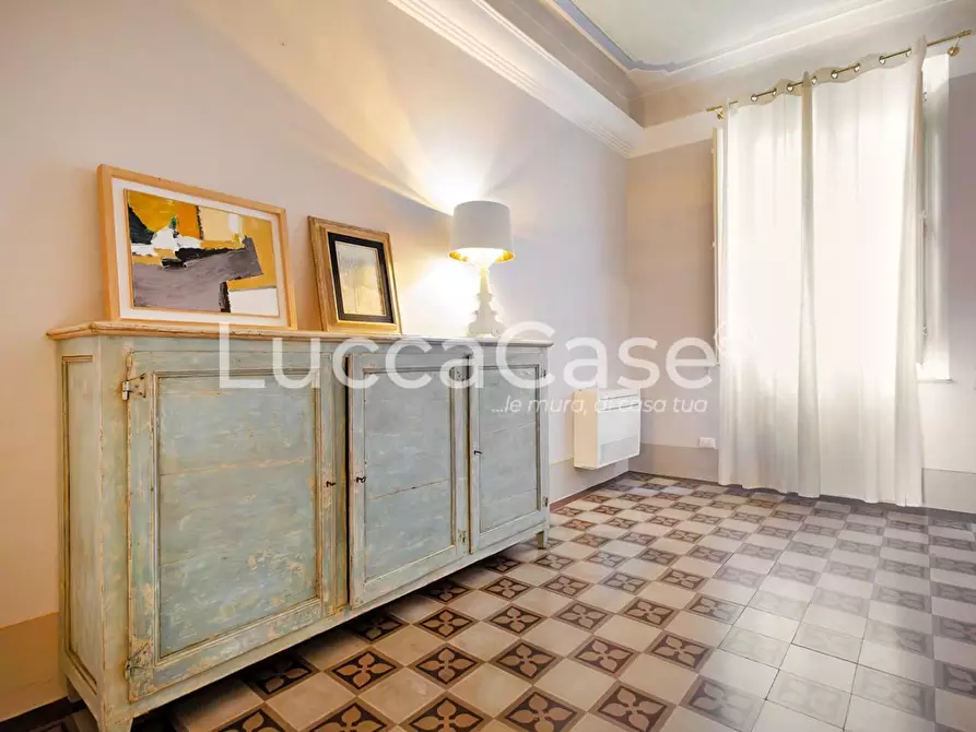 Immagine 13 di Appartamento in vendita  a Lucca
