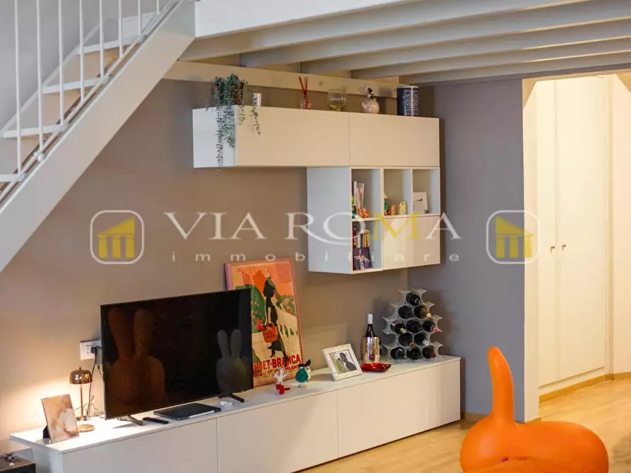 Immagine 1 di Appartamento in vendita  a Lucca