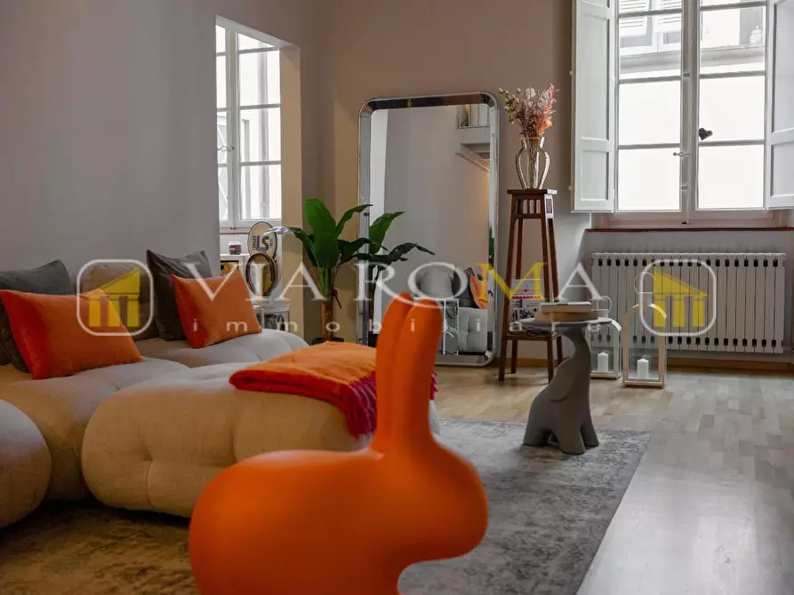 Immagine 9 di Appartamento in vendita  a Lucca