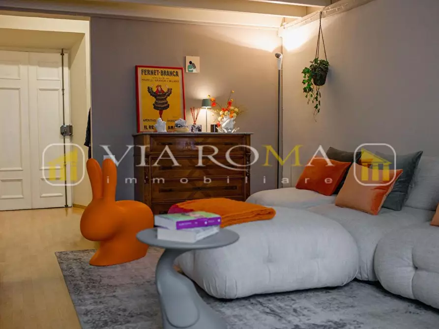 Immagine 2 di Appartamento in vendita  a Lucca