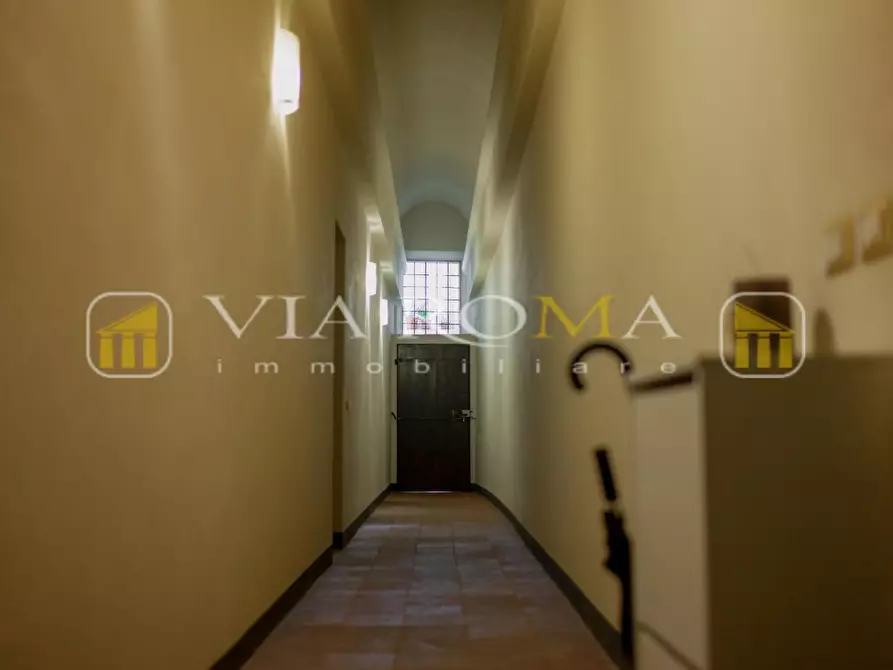 Immagine 8 di Appartamento in vendita  a Lucca