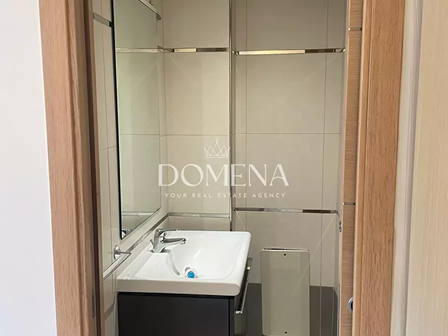 Immagine 4 di Appartamento in vendita  a Siena